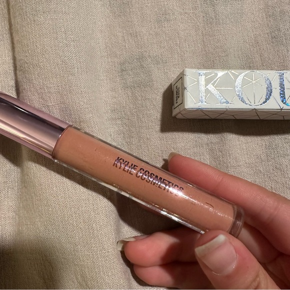 Kylie Cosmetics x Kourt -  french kiss velvet liquid lipstick with box - Picture 3 of 6